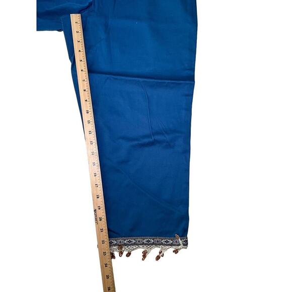 St John's Bay Capri Pant Women's 14 Blue Stretch Beaded Lace Hem Pull-On Cotton - Picture 5 of 6